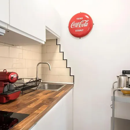 Flat Six Apartment