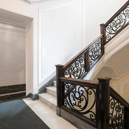 Apartment Flat Six