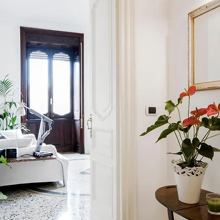 Flat Six Apartment