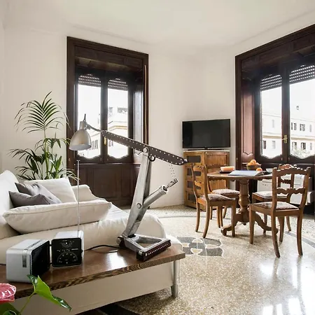 Apartment Flat Six *